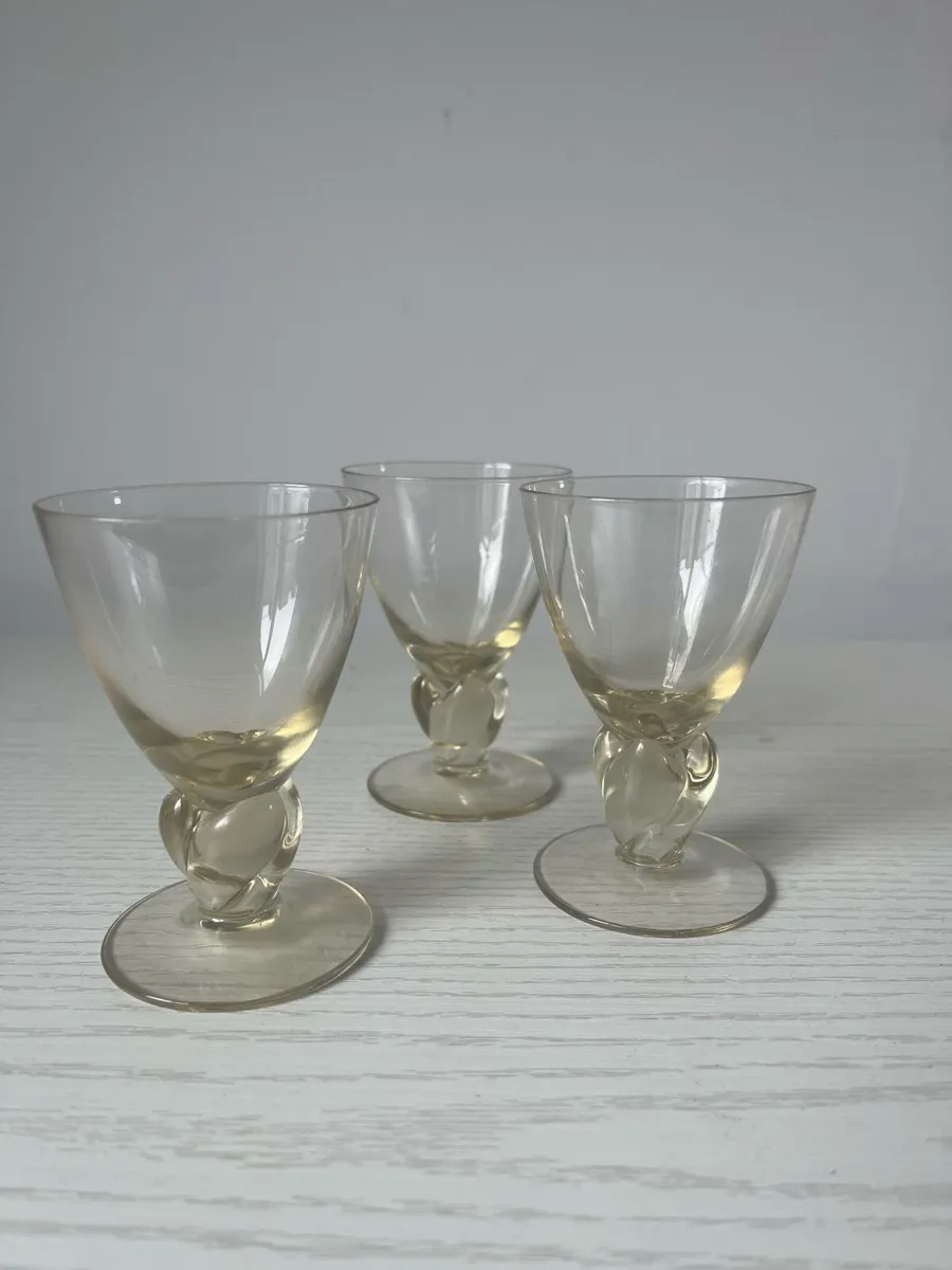 3 Vintage Glasses - Image 3