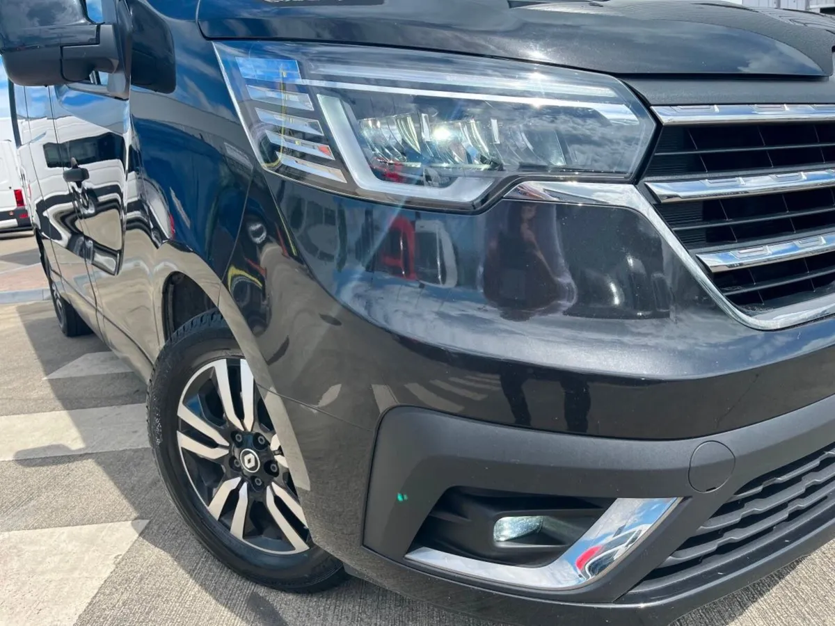 Renault Trafic LL30 Blue DCI 170 Auto EDC SPORT - Image 2