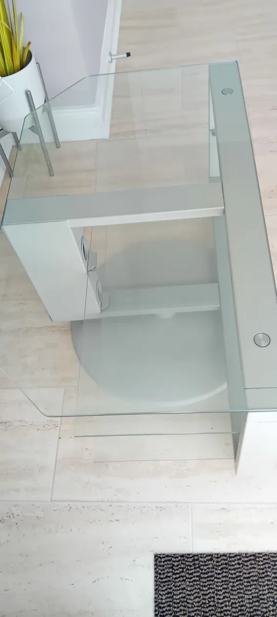 TV  Glass corner  swivel table - Image 1