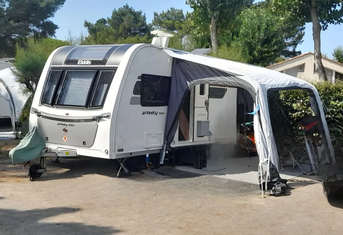 Kampa Dometic Grande Inflatable caravan awning - Image 4