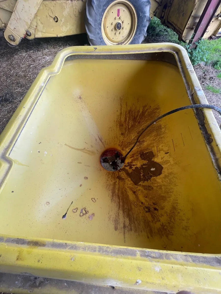 Fertiliser spreader - Image 2