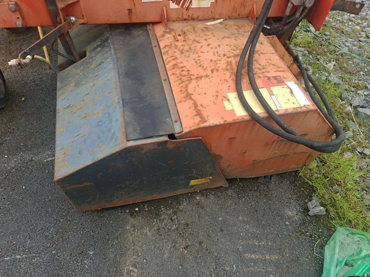 Sutton road sweeper for a teleporter - Image 2