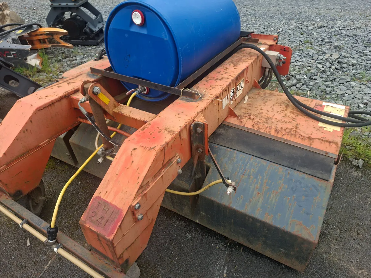 Sutton road sweeper for a teleporter - Image 1