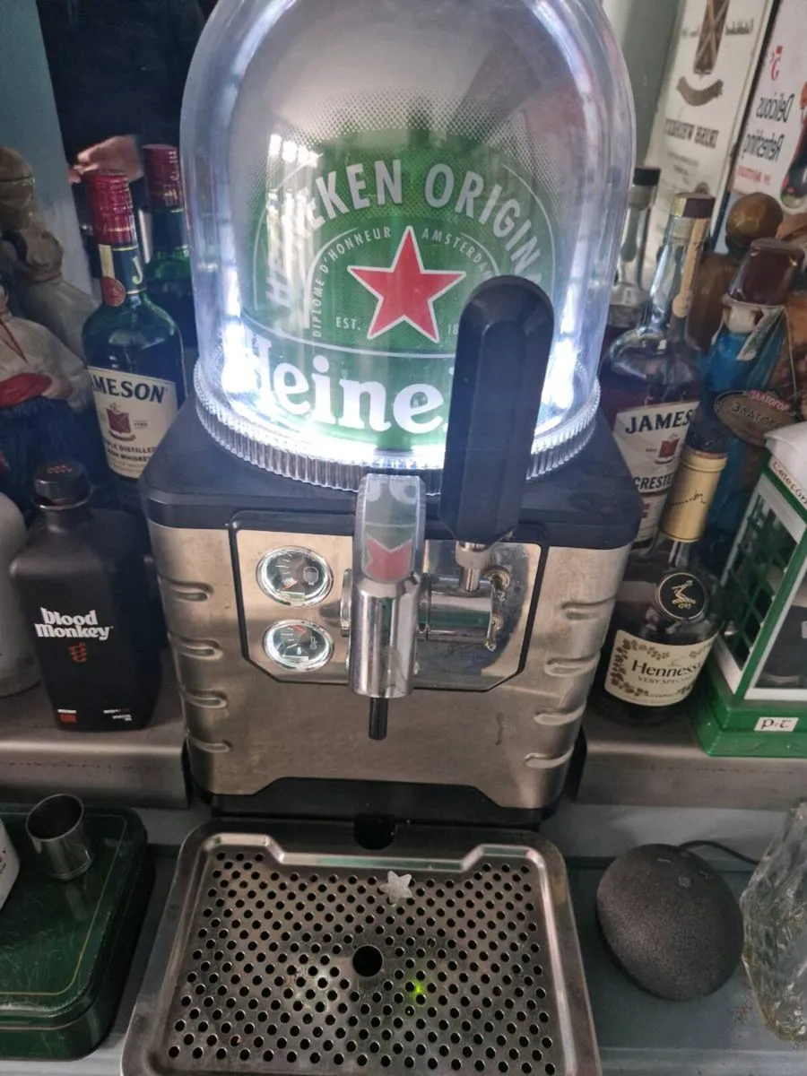 Blade Beer Machine