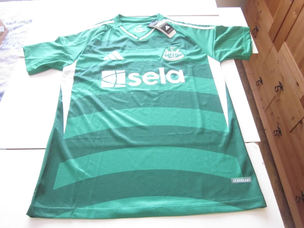 Newcastle United Shirt Addidas 2025/26 New - Image 1