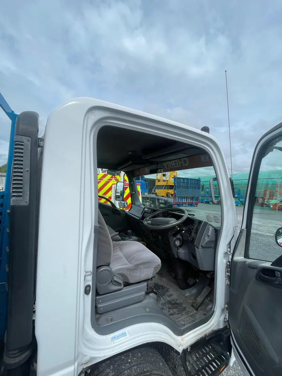 Isuzu Recovery Truck - Image 3