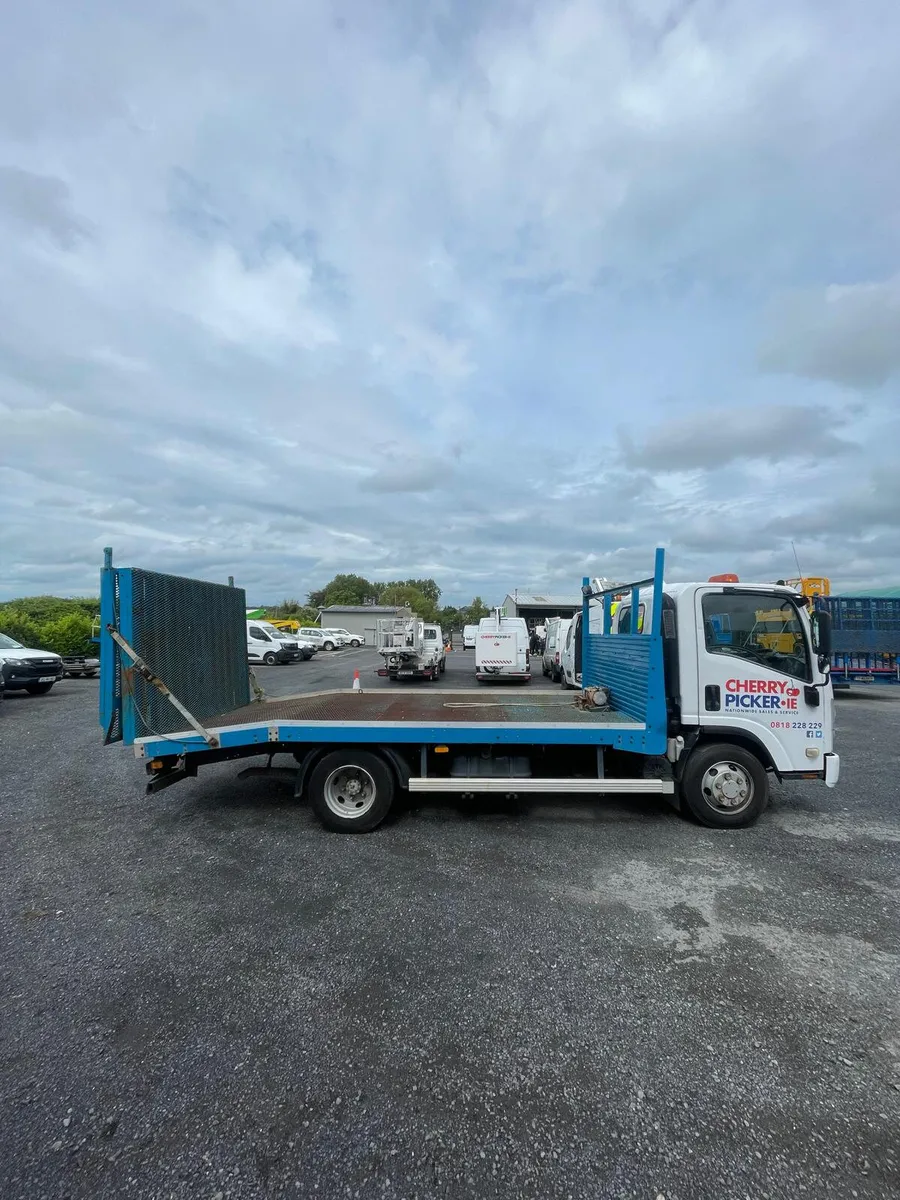 Isuzu Recovery Truck - Image 2