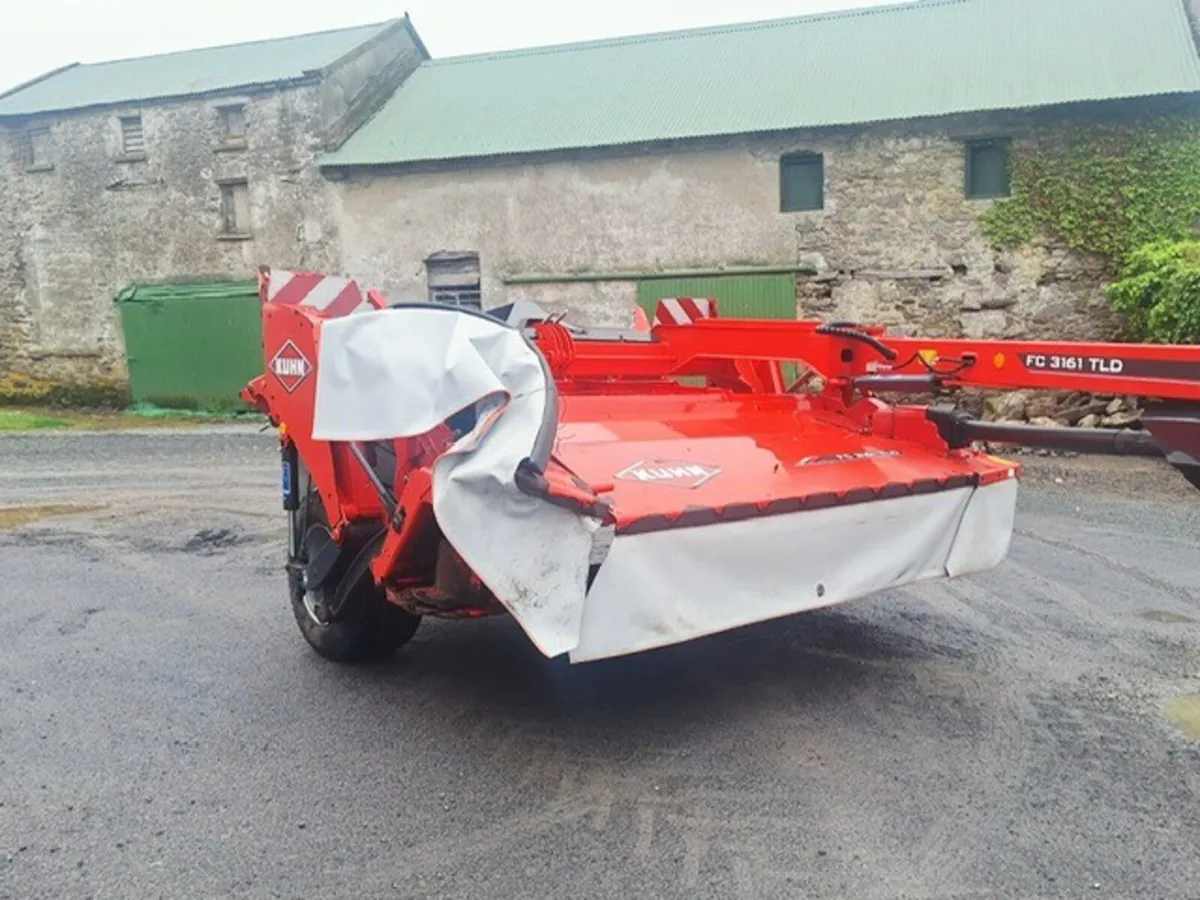 2021 Kuhn FC 3161TLD Trailed Conditioner Mower - Image 2