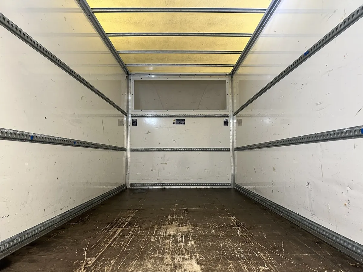 2023 Ford Transit Luton Box Van - Image 3