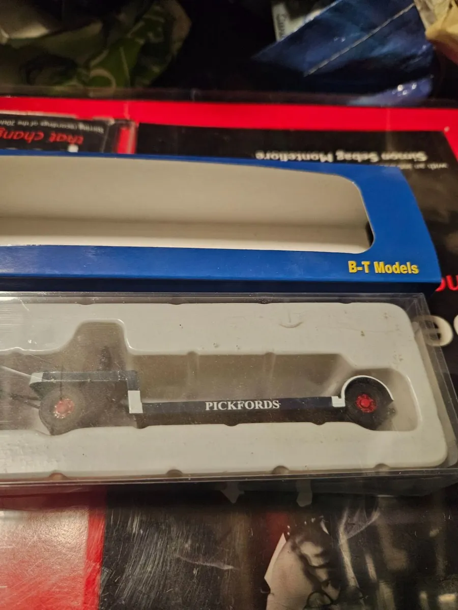 Corgi Hornb BT Models Pickfords Truck and Trailer - Image 2
