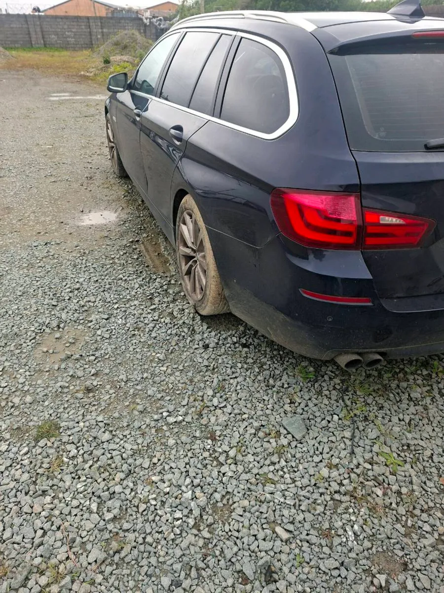 Bmw 520 - Image 2