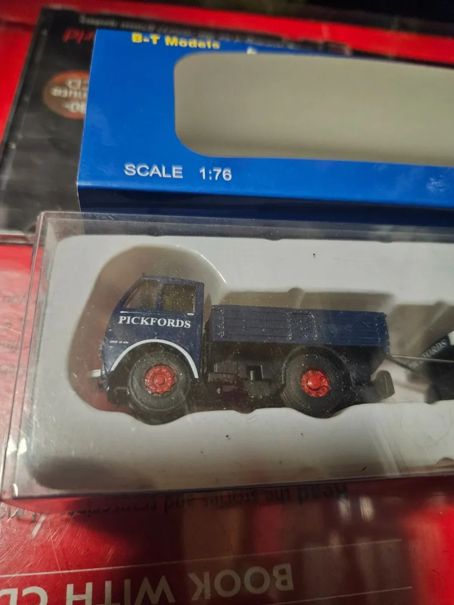 Corgi Hornb BT Models Pickfords Truck and Trailer - Image 3