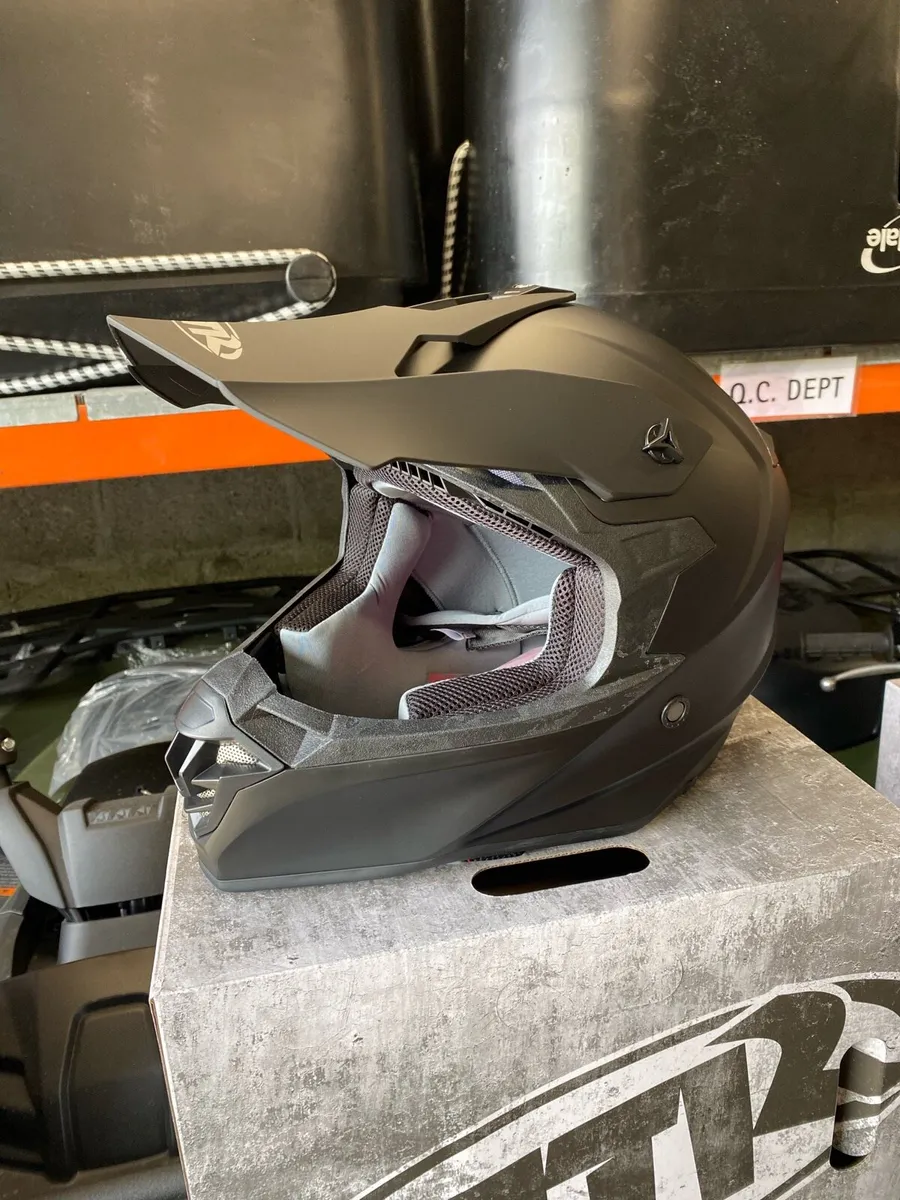Quad Helmets - Image 3