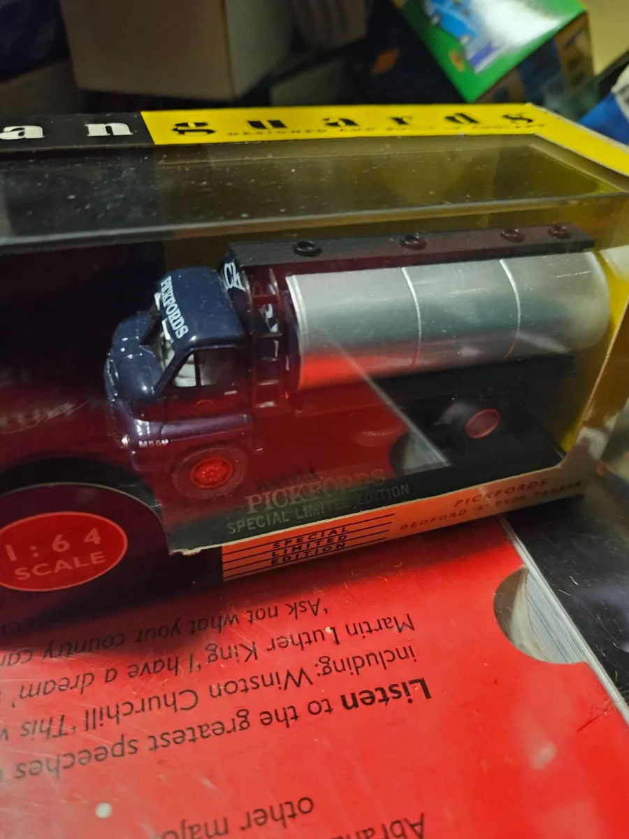 Corgi Vanguards Pickfords Tanker - Image 2