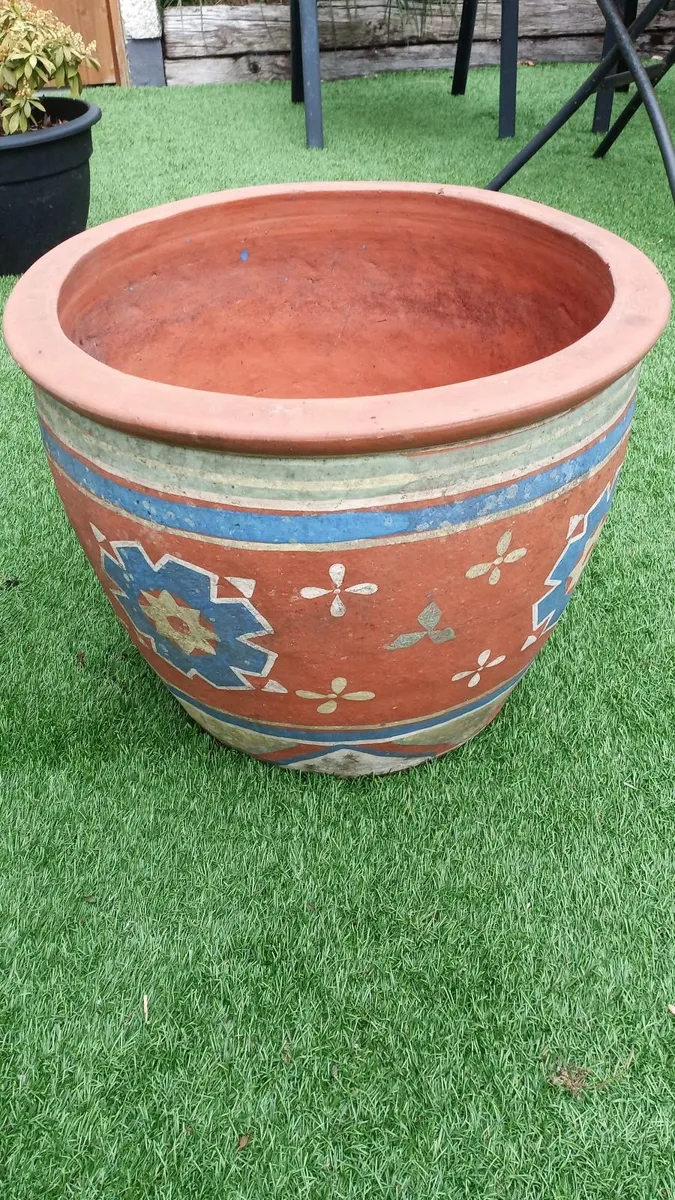 Plant pot - Image 1