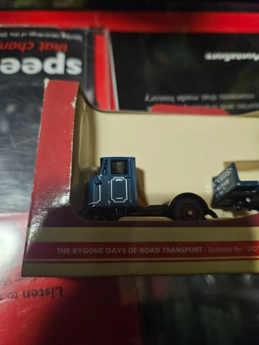 Corgi Trackside Pickfords Truck - Image 2