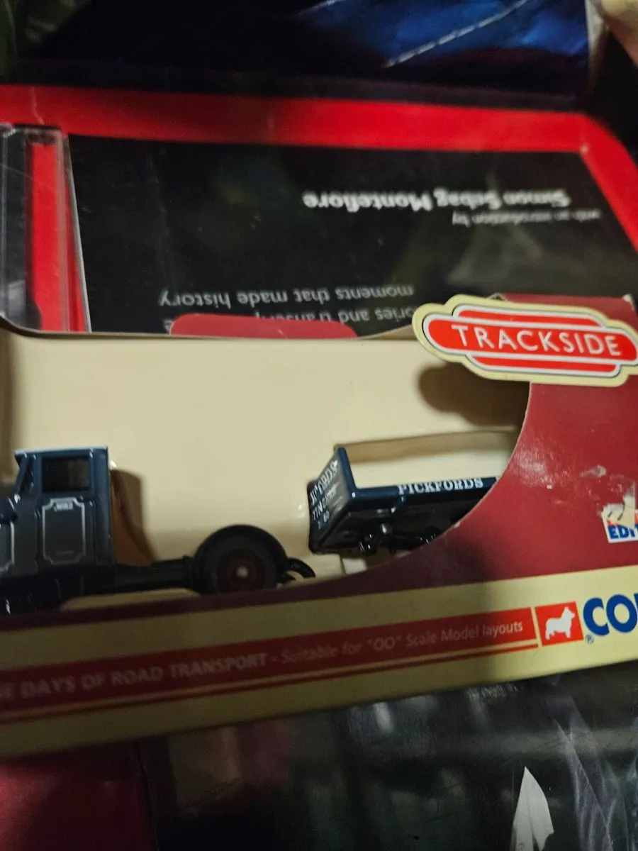 Corgi Trackside Pickfords Truck - Image 3