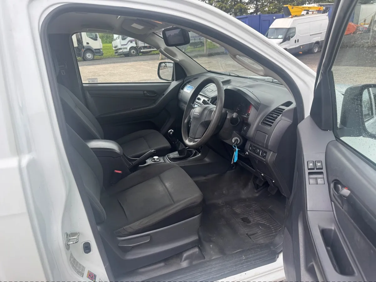 Isuzu D-Max 2019 PALFINGER Cherry picker MEWP - Image 3