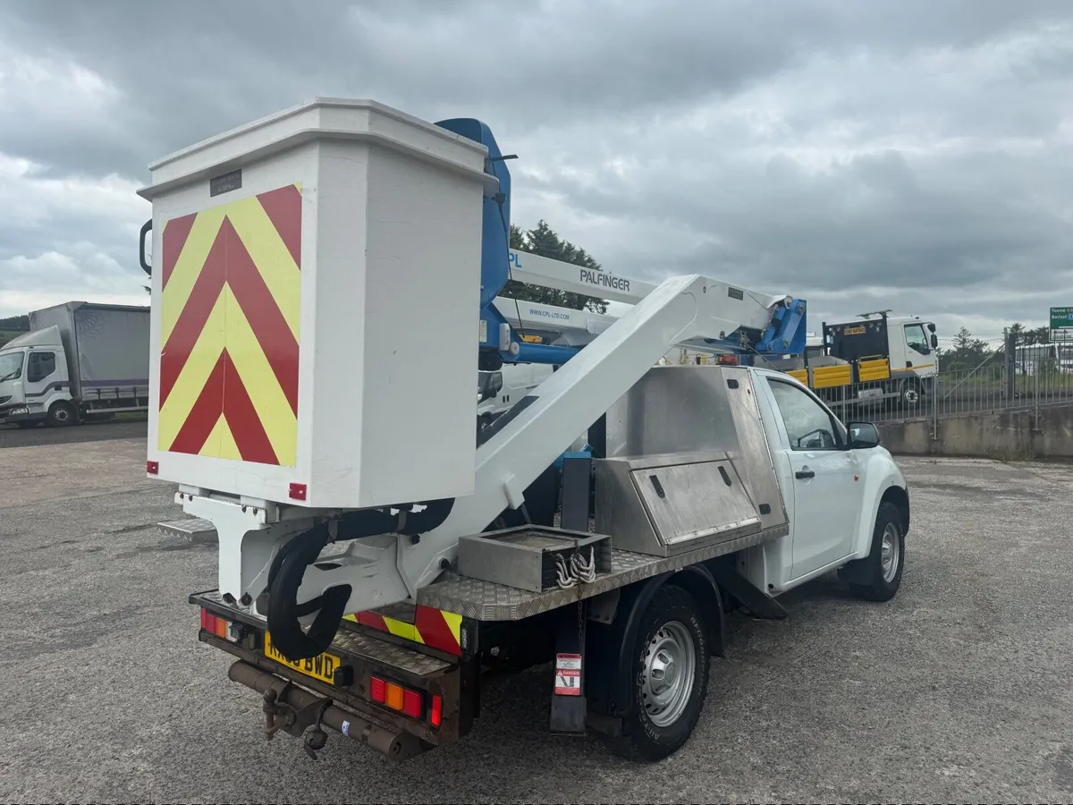 Isuzu D-Max 2019 PALFINGER Cherry picker MEWP - Image 4