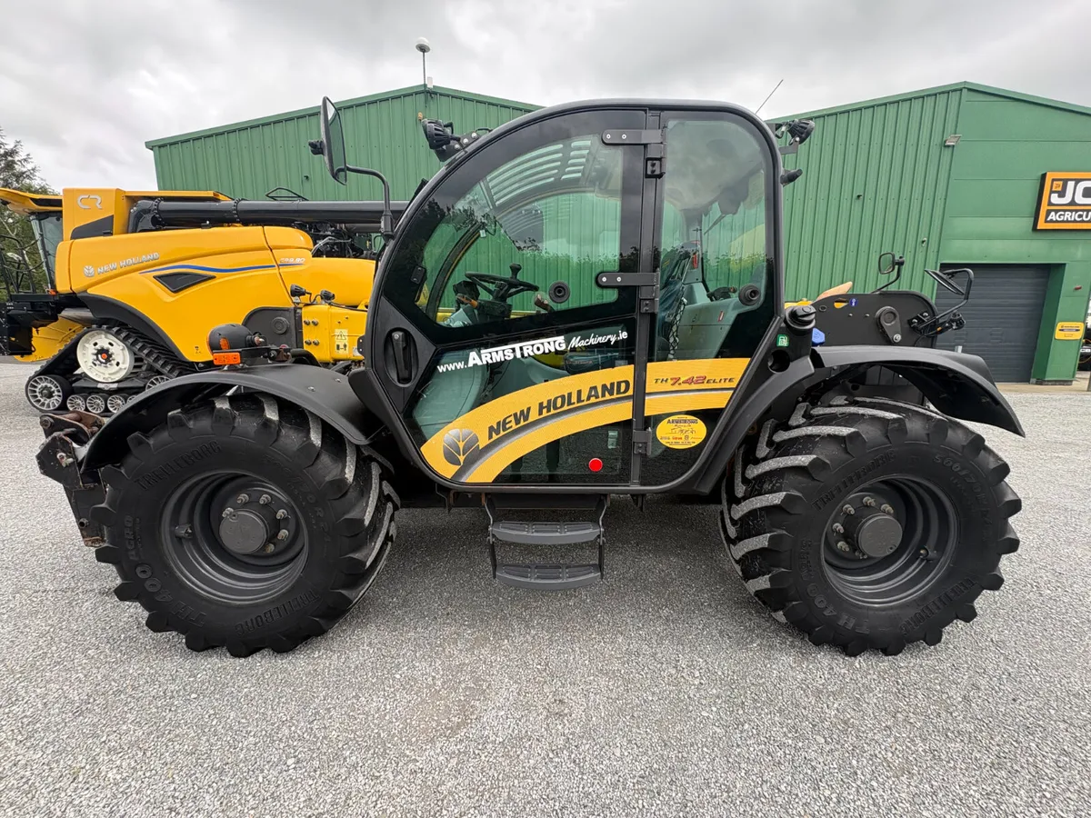 NEW HOLLAND TH7.42 TELEPORTER - Image 1