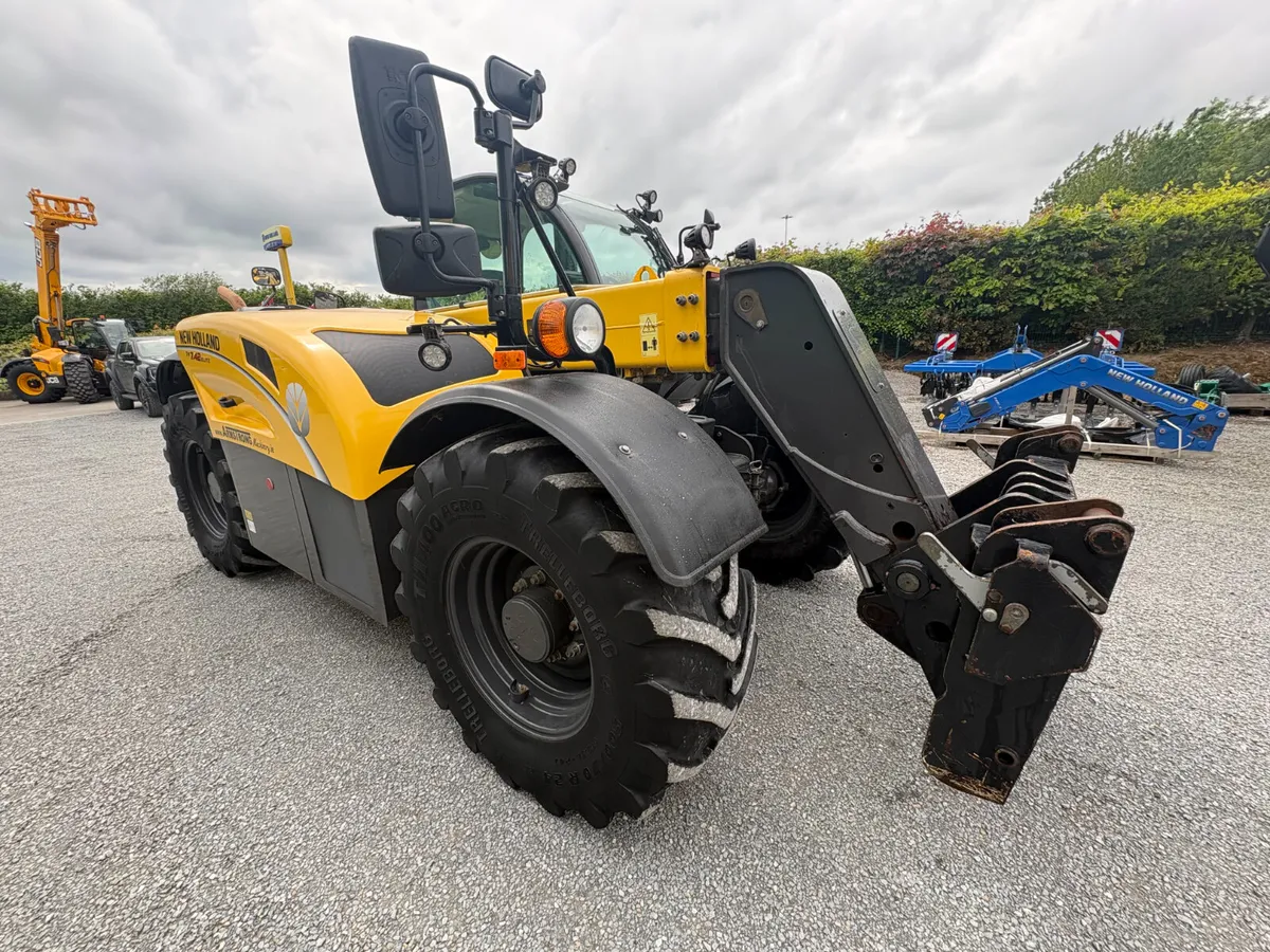 NEW HOLLAND TH7.42 TELEPORTER - Image 4