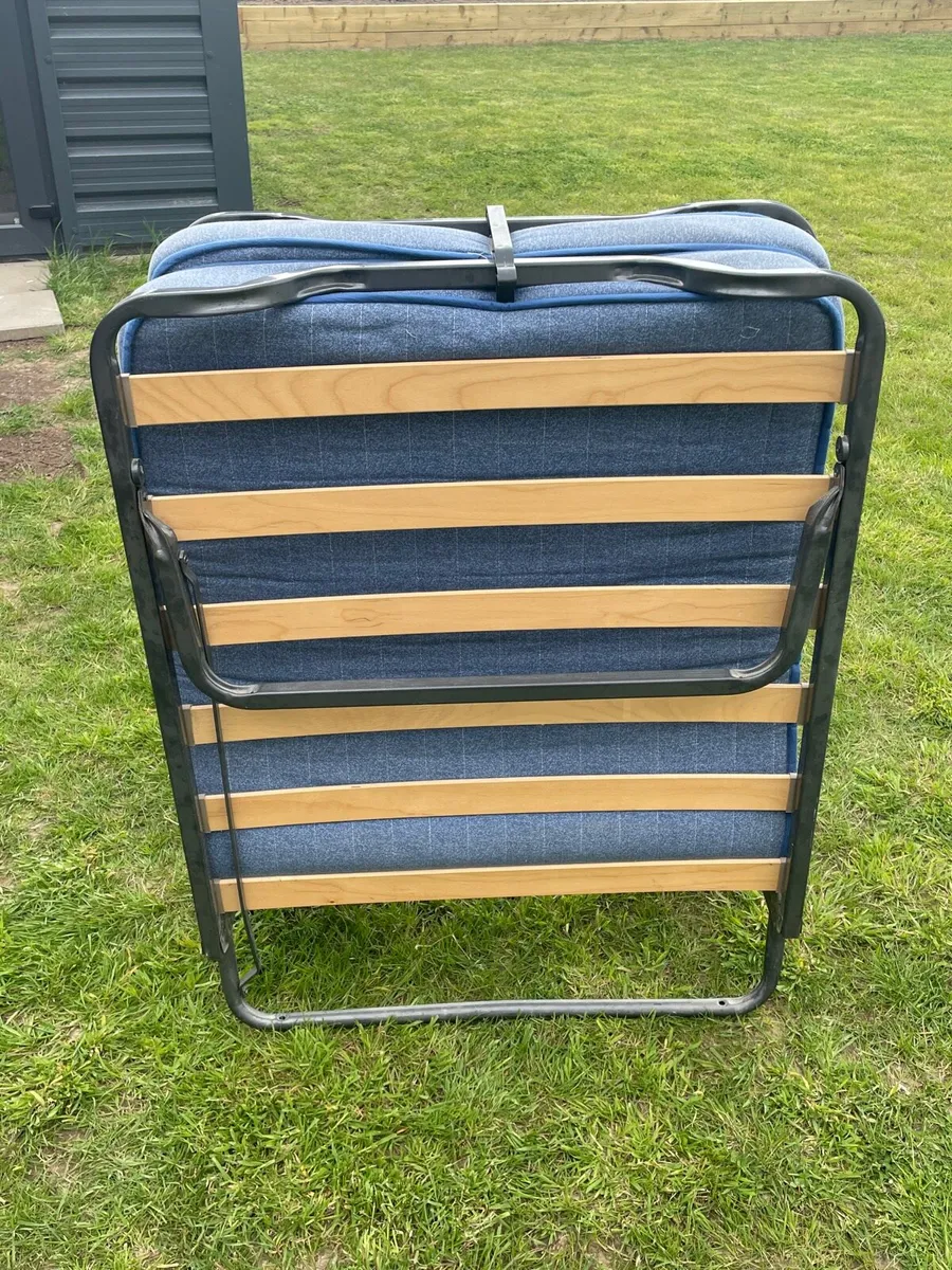 Folding guest bed with mattress - Image 2