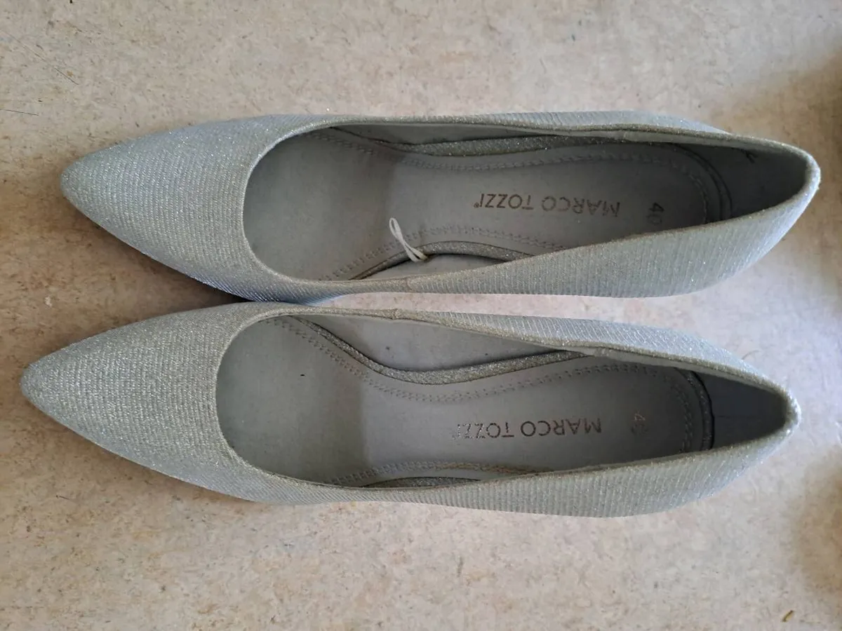 High heel shoes and bag - Image 3