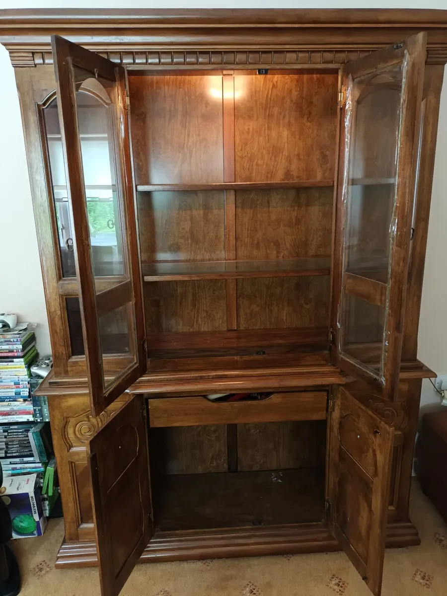 Cabinet - Image 2