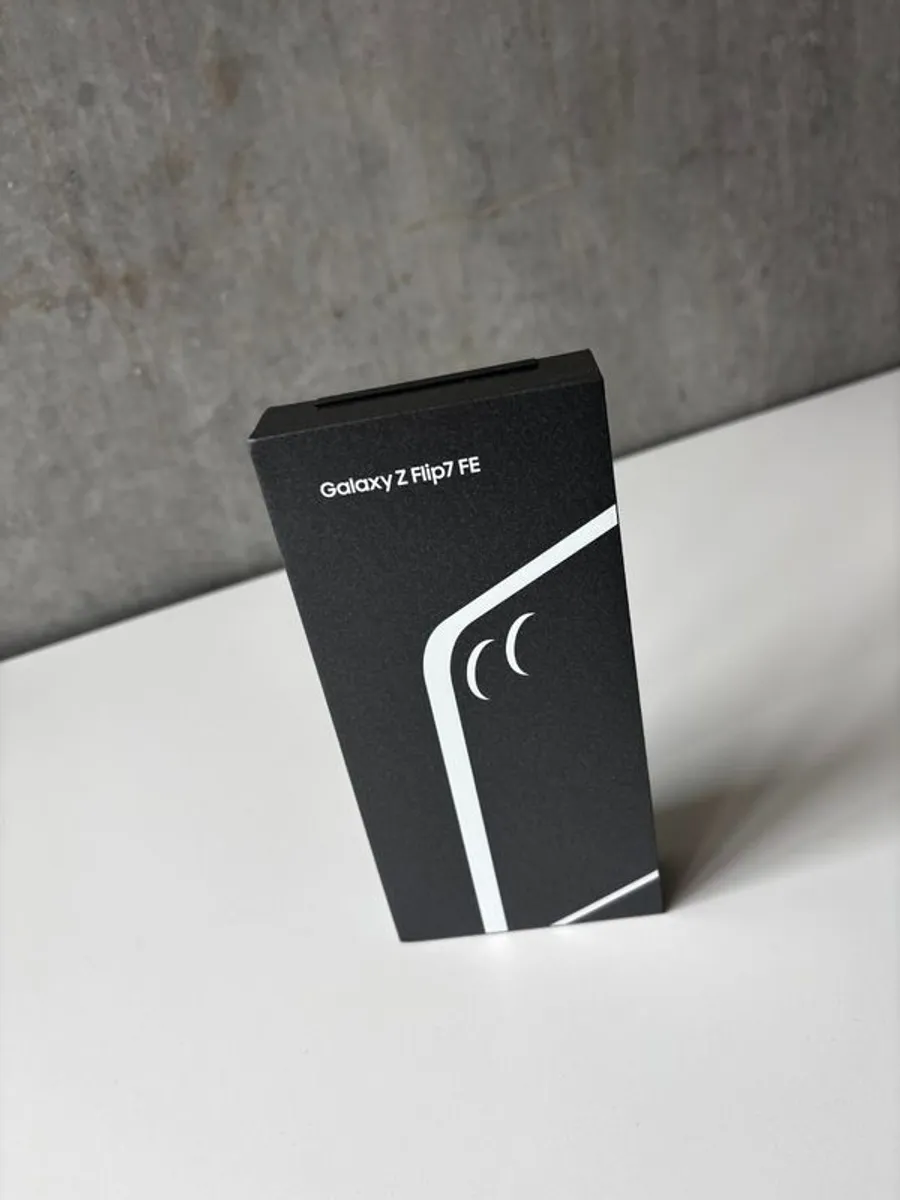 Samsung Galaxy Z Flip 7 FE (NEW) - Image 4
