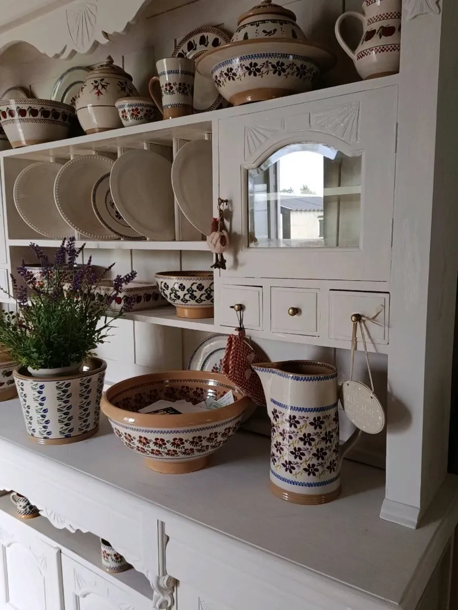 Solid kitchen dresser delivery arranged - Image 4