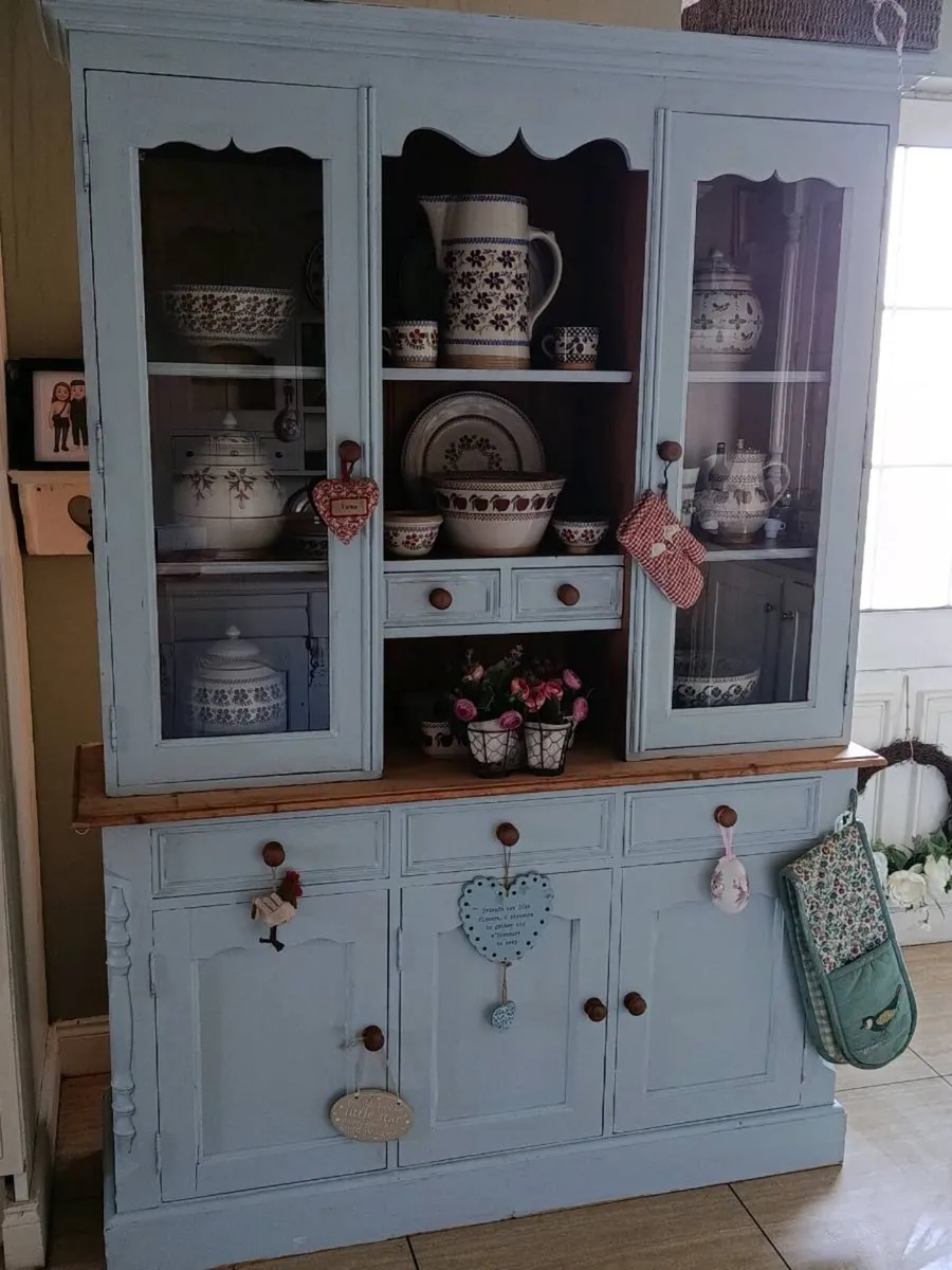 Solid kitchen dresser delivery arranged - Image 1