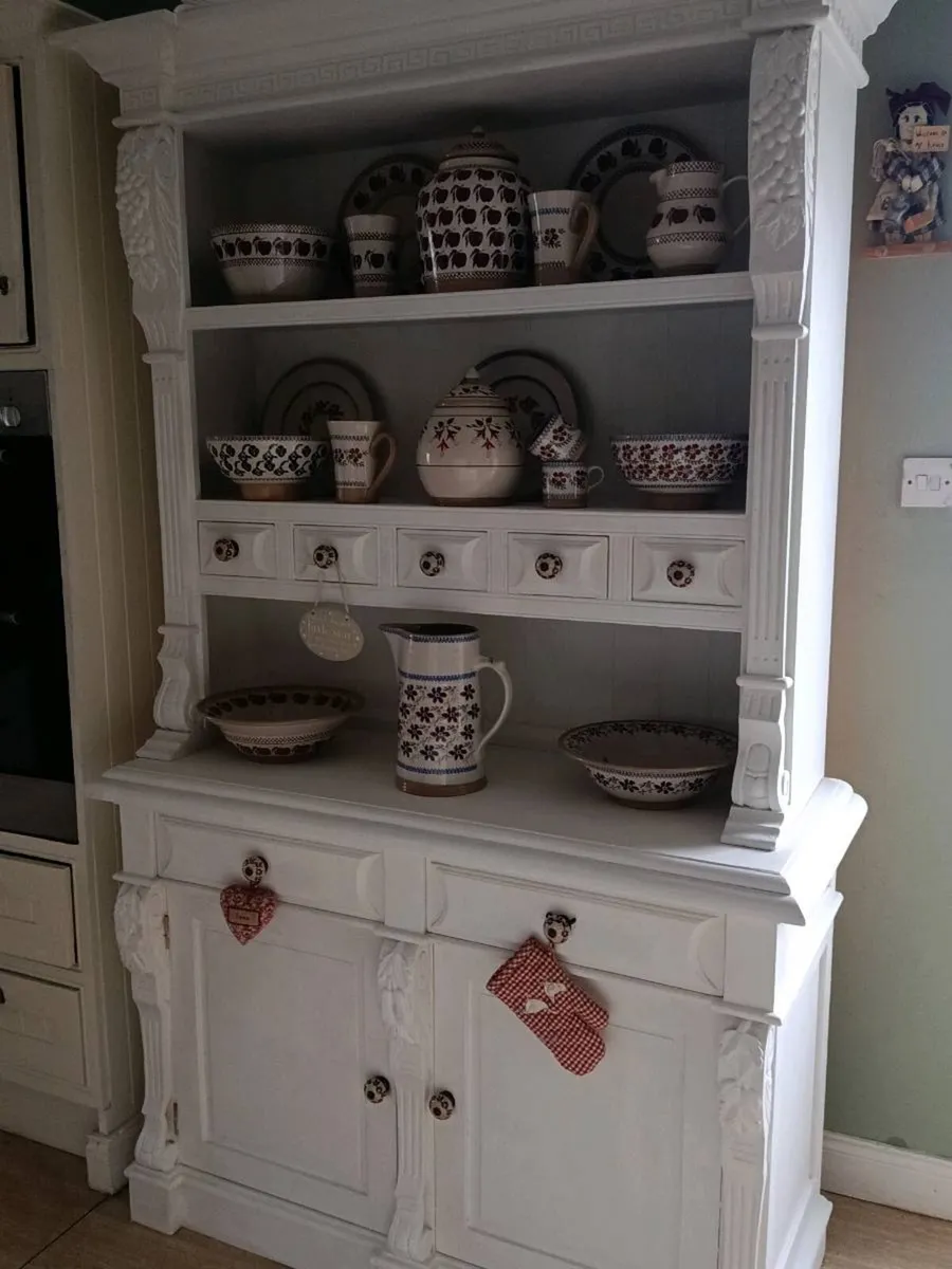 Solid kitchen dresser delivery arranged - Image 2