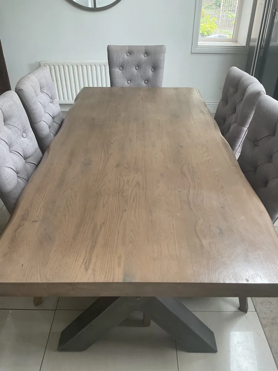 Fifth avenue dining table and chairs - Image 3