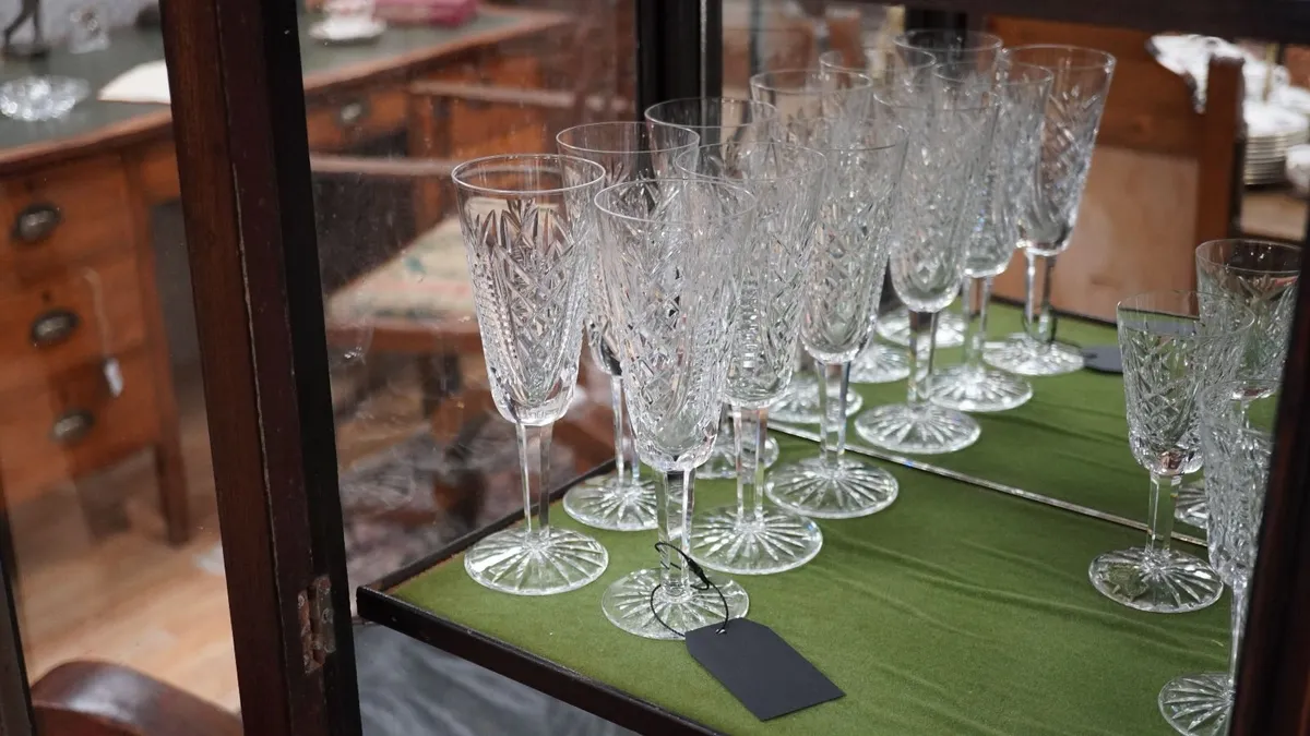 Set of 6 Waterford Crystal Champagne Flutes - Image 1