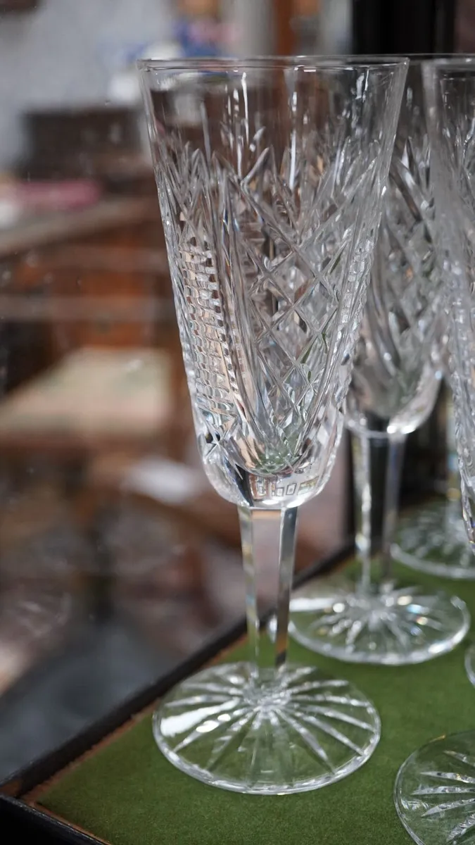 Set of 6 Waterford Crystal Champagne Flutes - Image 3