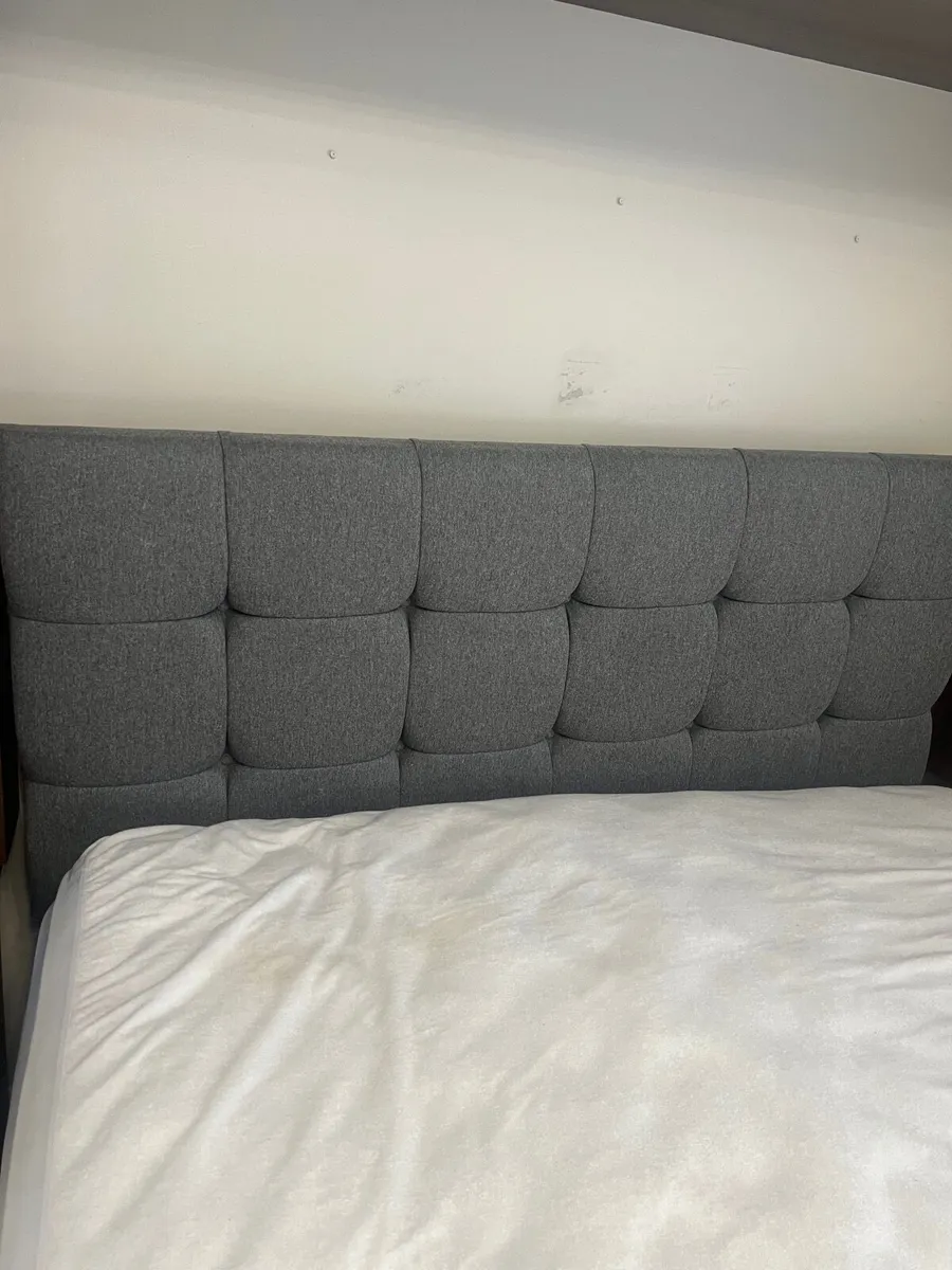 King size bed - Image 2