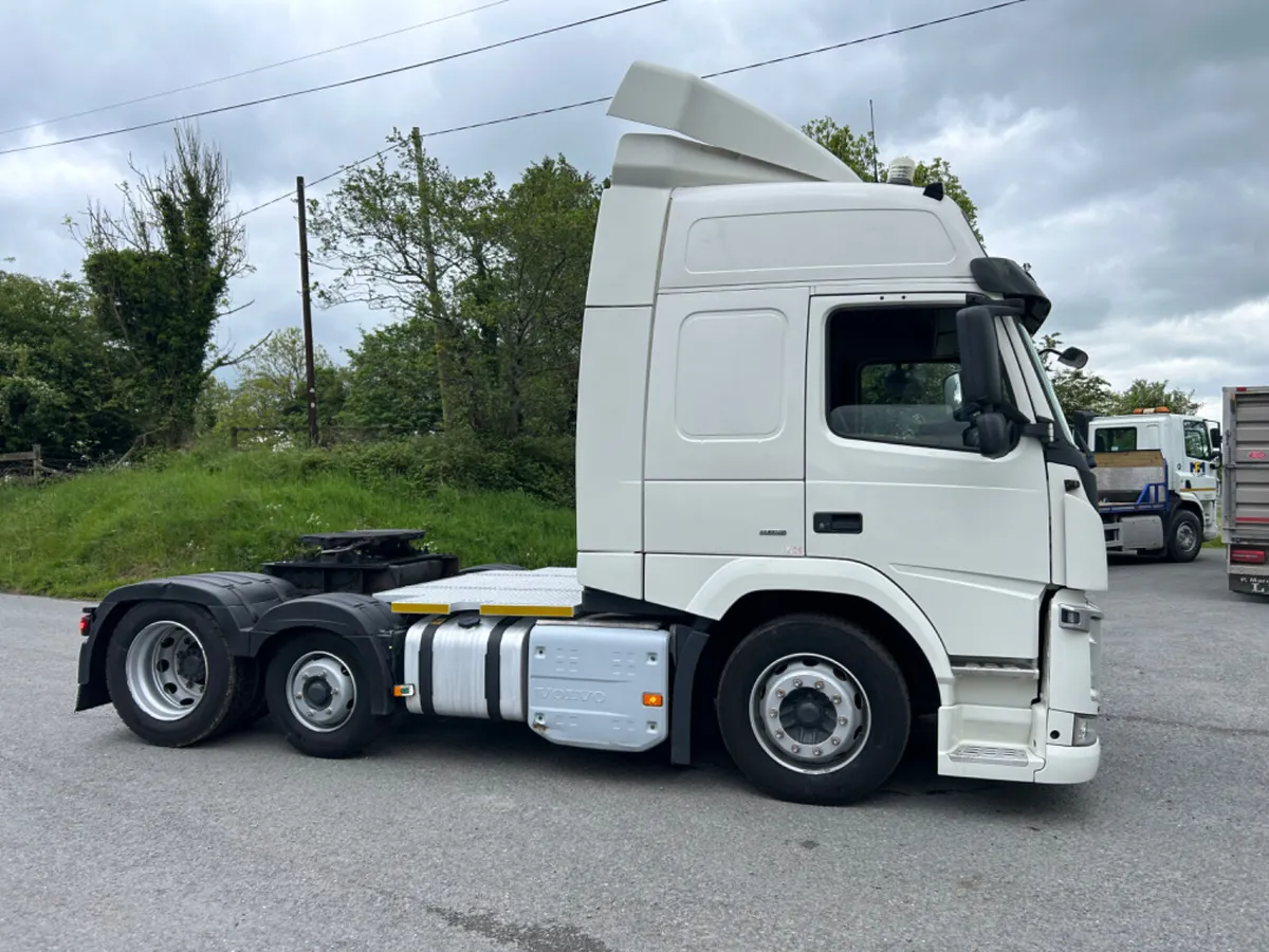 2018 Volvo fm450 6x2 low ride mega tractor unit - Image 4