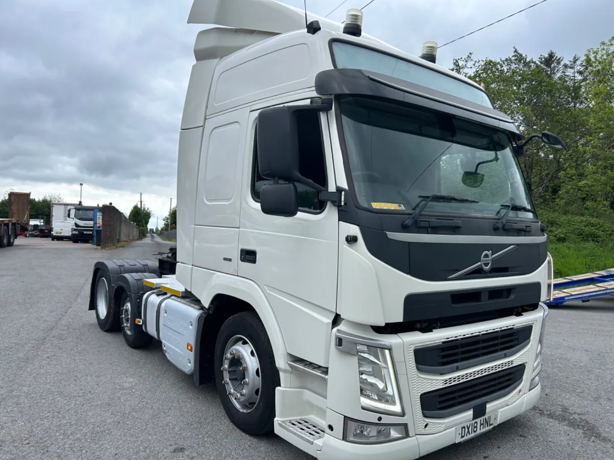 2018 Volvo fm450 6x2 low ride mega tractor unit - Image 3