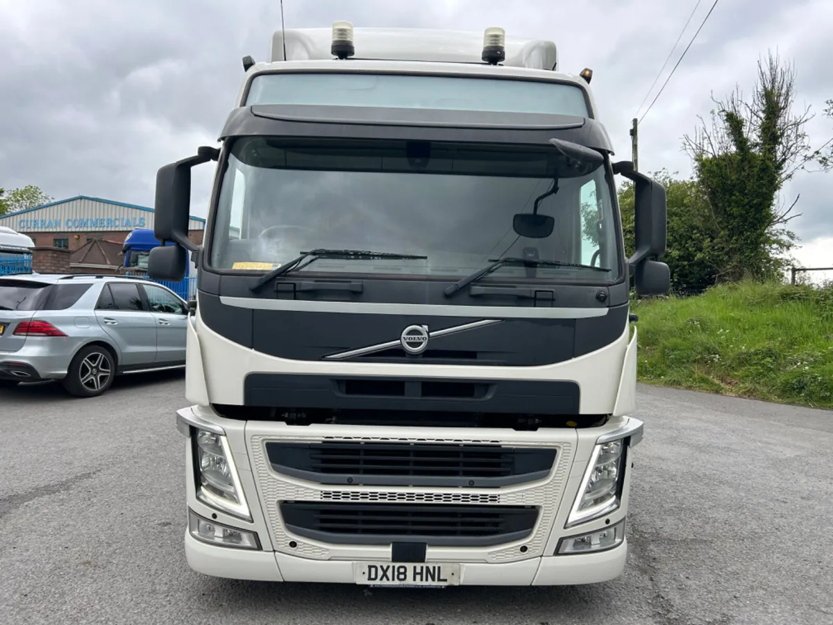 2018 Volvo fm450 6x2 low ride mega tractor unit - Image 2