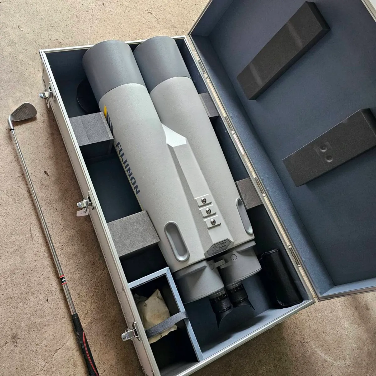 Fujinon 25 x 150 MT binoculars