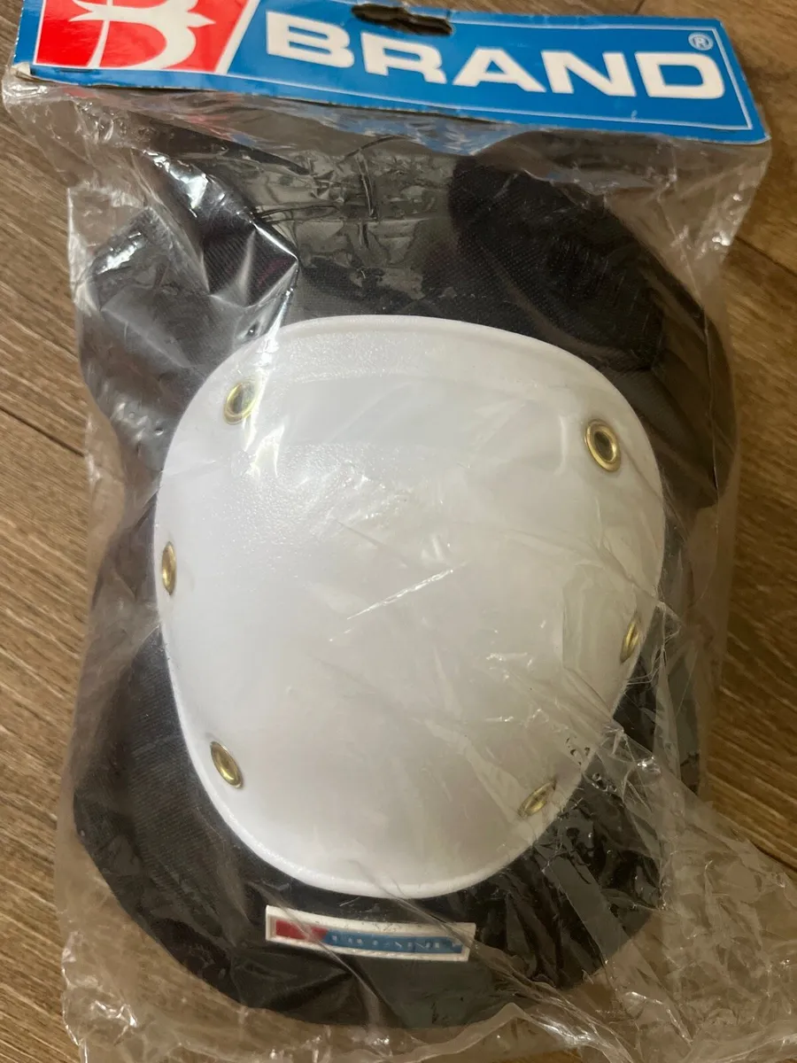 New packed knee pads - Image 1