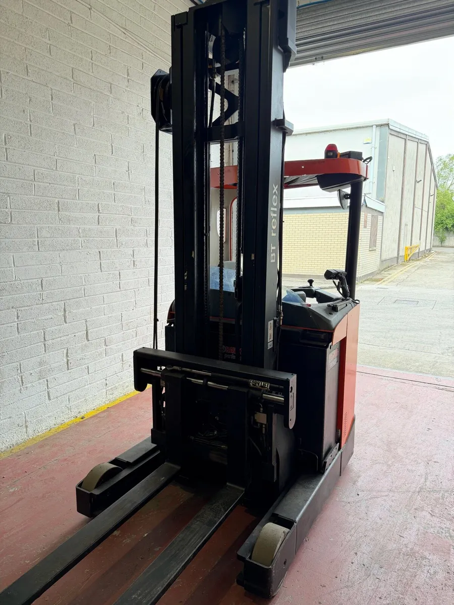 Reach Truck Forklift BT - Image 2