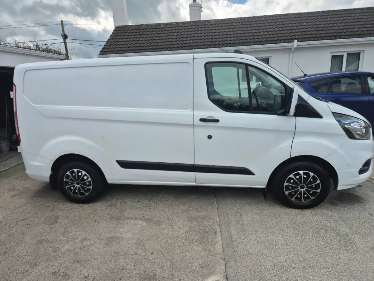 Ford Transit Custom Trend SWB - Image 3