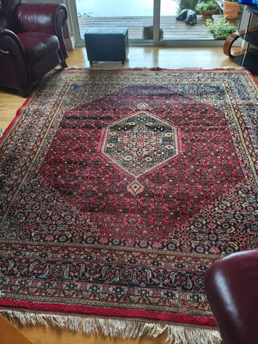 Beautiful heavy quality rug ,just cleaned,10ft/8ft - Image 1
