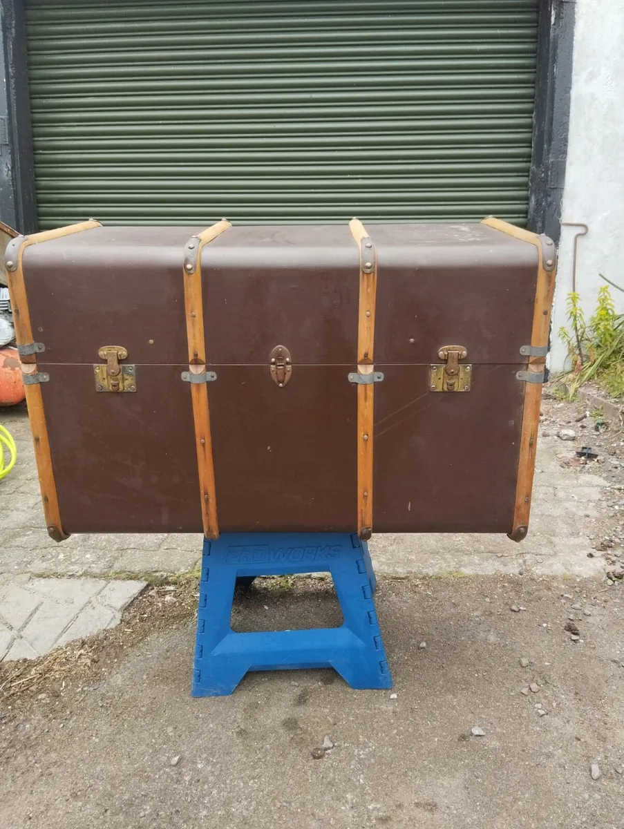Large mid Century Irish made chest w/ drawer D18 - Image 1