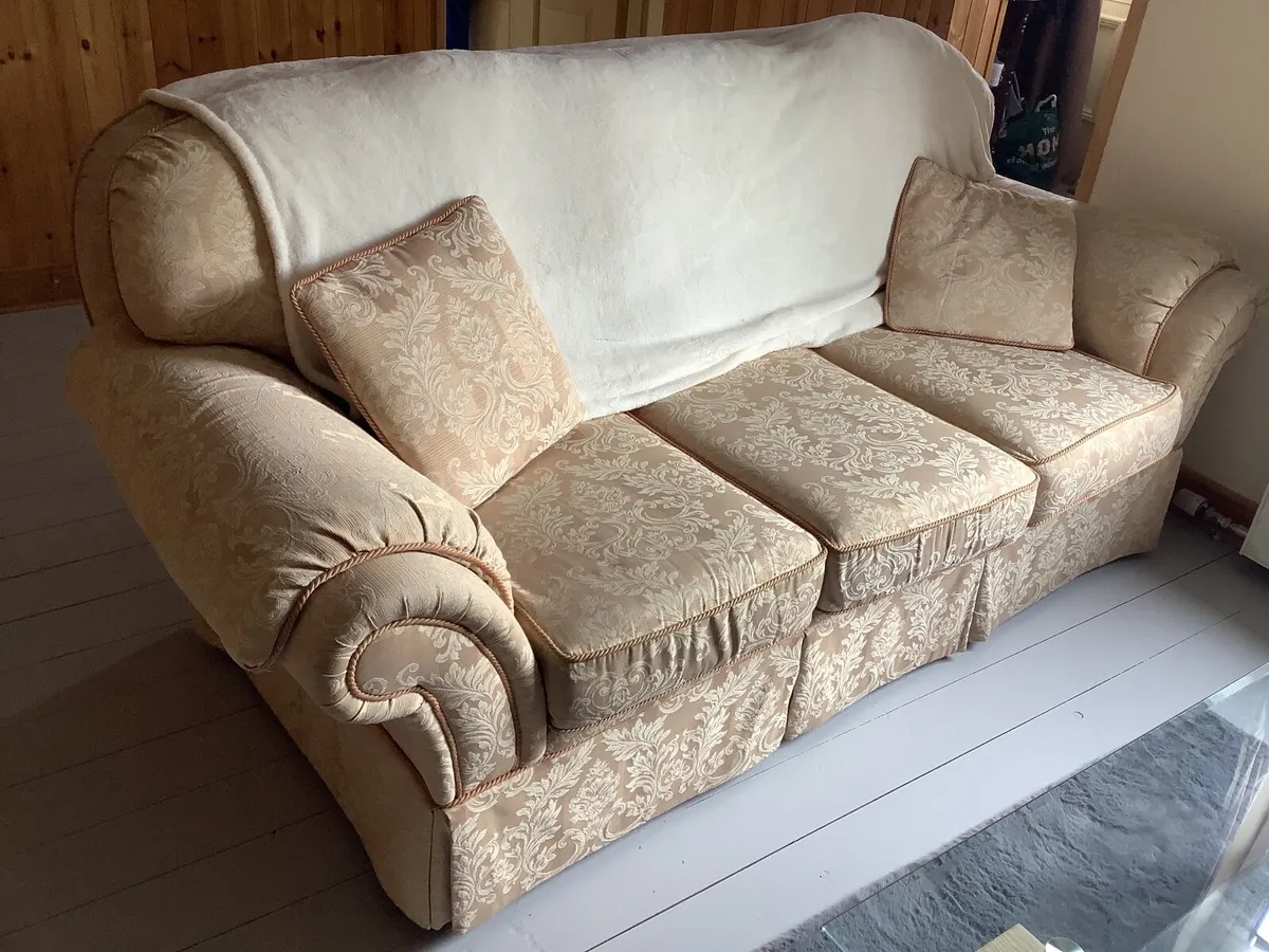 Couch - Image 2