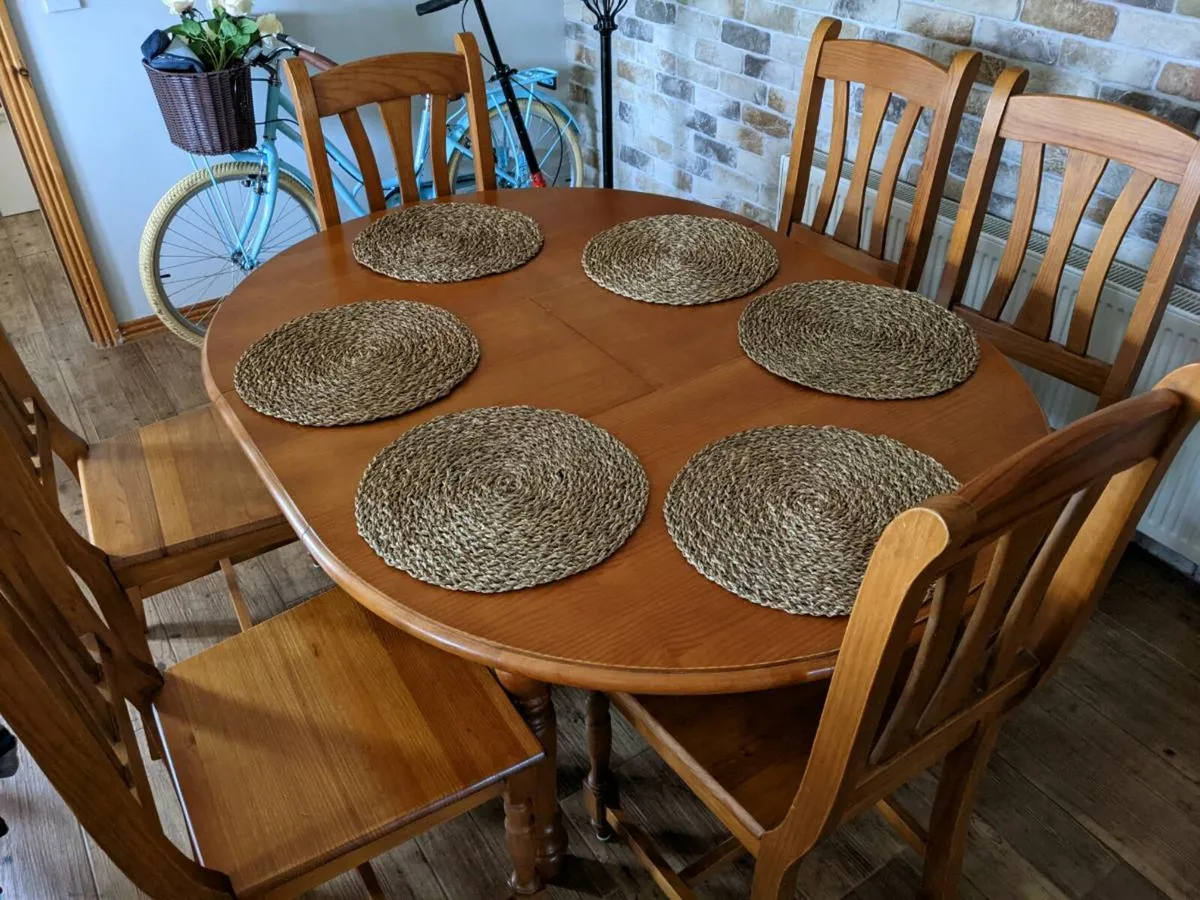 Dining table for 6 - Image 1