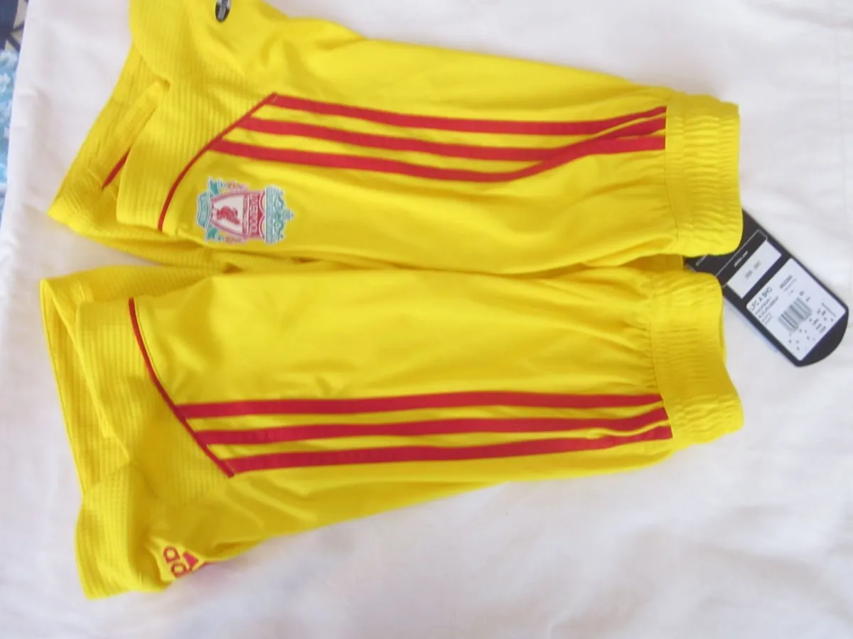 New Liverpool FC Away Shorts 2006/07 - Image 2
