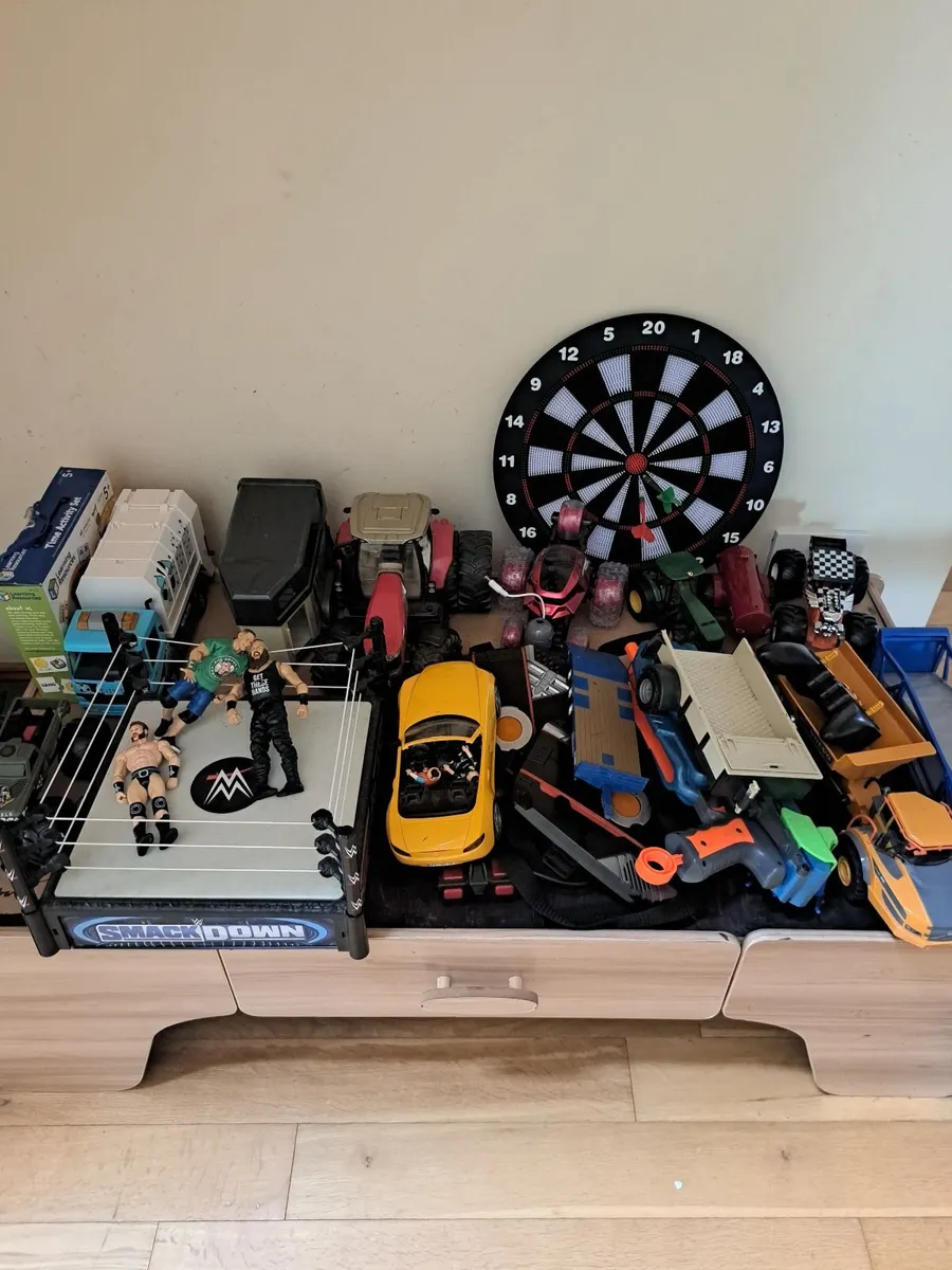 Toys - Image 1