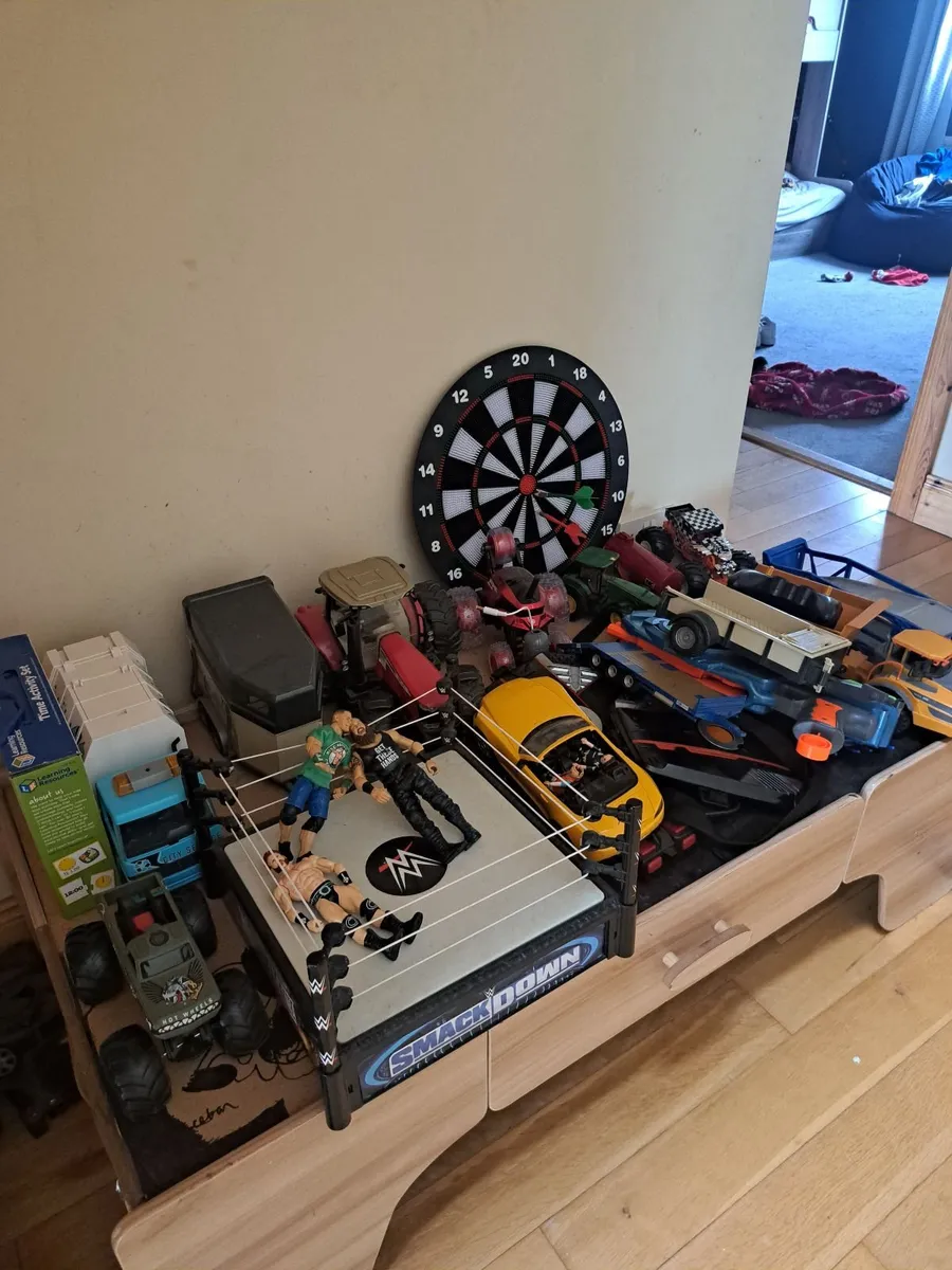 Toys - Image 2